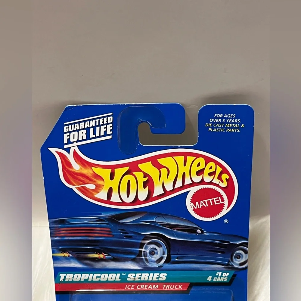 NEW Hot Wheels 1997 Tropicool Series Ice Cream Truck  #1/4 Truck Collector #693
